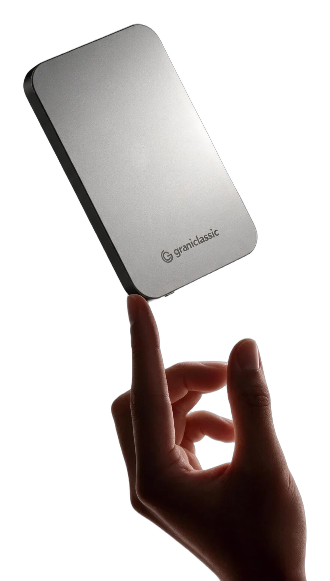 TITANSHIELD Air 立在指尖上